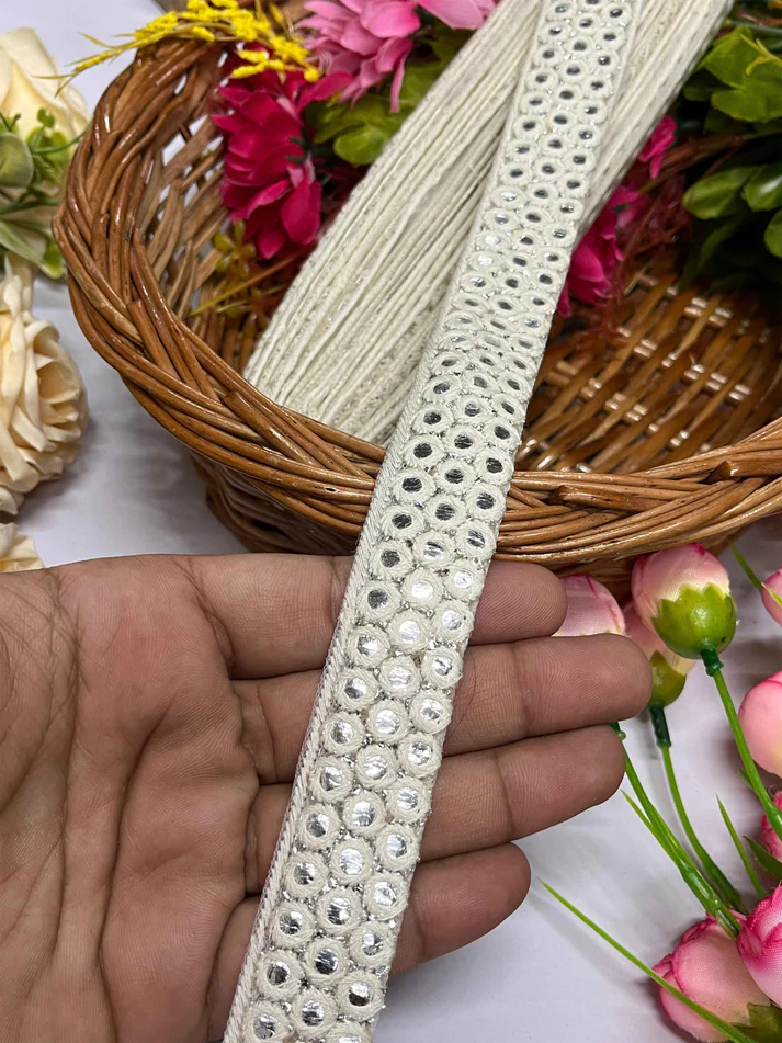 Dyble Lucknowi Lace - Misty Off White Oak